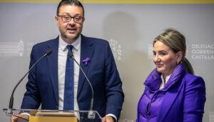 El Gobierno regional pondrá en marcha la ´Estantería Arcoíris´ en 200 bibliotecas de Castilla-La Mancha y bibliobuses