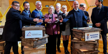 El Gobierno regional reitera en la Feria Apícola de Pastrana el compromiso con el sector de la apicultura a lo largo de la legislatura
