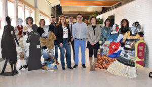 El IES Cañada de la Encina de Iniesta, premiado por el Gobierno regional, expone su trabajo ‘Sombras de la Literatura’ en Cuenca