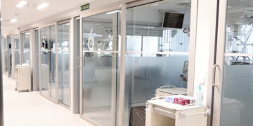 El servicio de Medicina Intensiva se ha trasladado este martes al edificio de ampliación del Hospital Universitario de Guadalajara