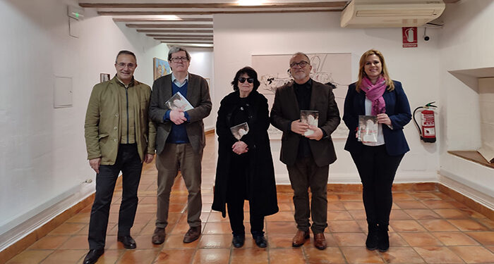 Elvireta Escobio presenta en la FAP “Conversaciones sobre Manolo Millares. Elvireta Escobio, bajo la piel de la arpillera”