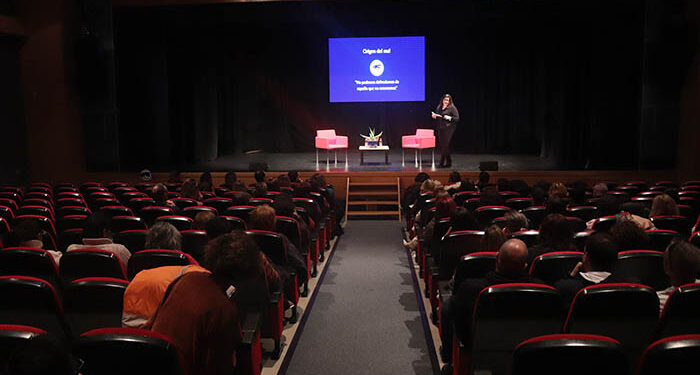 Estremecedora conferencia en Cabanillas sobre la influencia del porno en la infancia