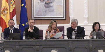 Guarinos apela y reivindica la igualdad real entre hombres y mujeres con una declaración en el Pleno