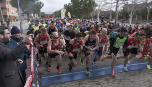 La Carrera Popular Inclusiva Navarrosa recauda 5.000 euros para la asociación Caminando