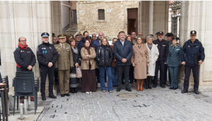 La delegada del Gobierno participa en Cuenca en el minuto de silencio por el 11M
