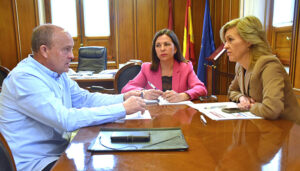 La Diputación y el Ayuntamiento de Fuentelespino de Moya trabajarán para solucionar los problemas de captación de agua