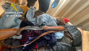 La Guardia Civil de Cuenca detiene en Cañamares a un hombre por tenencia ilícita de armas y desobediencia grave a la autoridad
