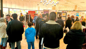 La mirada de casi un millar de escolares dibuja la Semana Santa de Cuenca en el Mirador