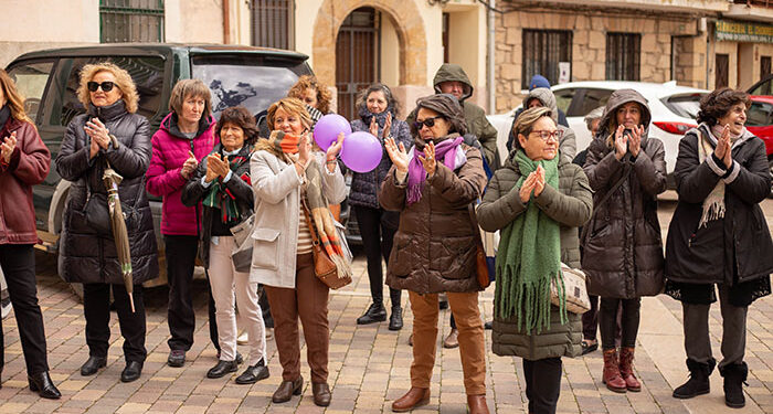Las mujeres de Trillo celebran el 8M poniendo el acento sobre la importancia de la educación y la cultura para conseguir una sociedad igualitaria
