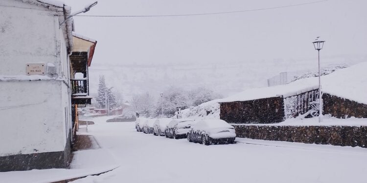 Un paseo por el nevazo en la Sierra