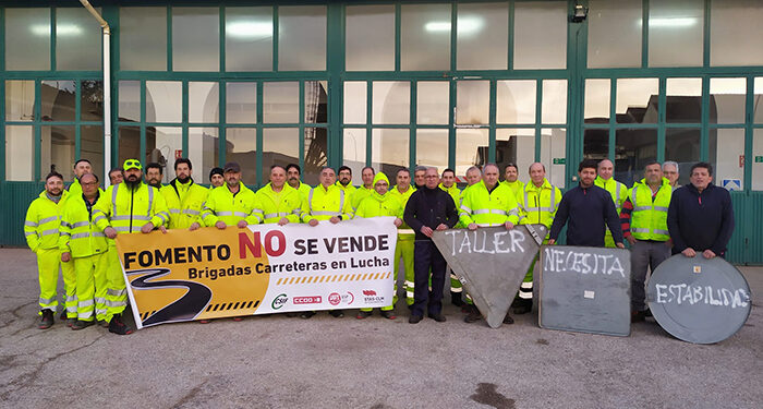 Protesta contra la supresión de una plaza en el taller de Fomento de Cuenca 1 protesta contra la supresion de una plaza en el taller de fomento de cuenca