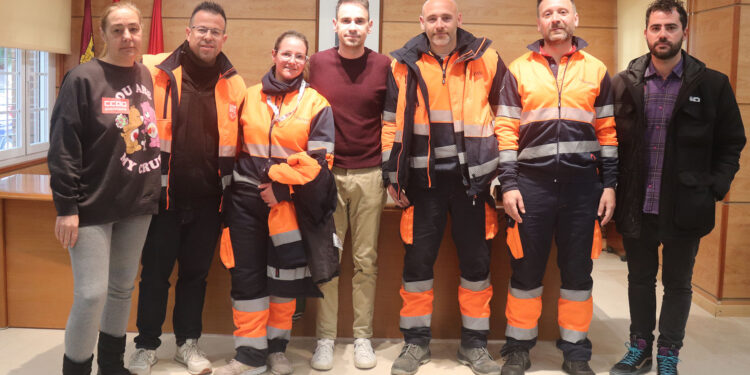 Cabanillas del Campo. Salinas recibe a trabajadores y empresa para mediar en el conflicto de Logista Libros 1 reunion huelga logista libros 1