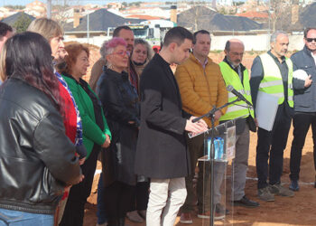 Salinas coloca la primera piedra del nuevo Centro Acuático, “la inversión pública más importante de la historia de Cabanillas”