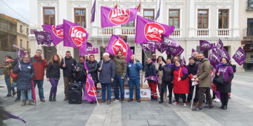 UGT y CCOO se concentran en Guadalajara por los derechos de las mujeres