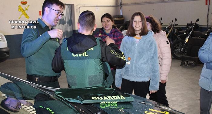 Alumnos del C.E.E. Infanta Elena visitan la Comandancia de la Guardia Civil de Cuenca 1 Alumnos del C.E.E. Infanta Elena visitan la Comandancia de la Guardia Civil de Cuenca