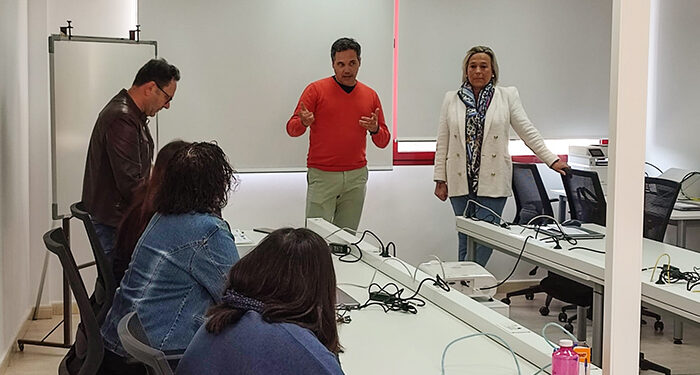 Arranca la segunda fase de digitalización del archivo municipal de Trillo gracias a un nuevo Plan RECUAL en el que participan ocho alumnas