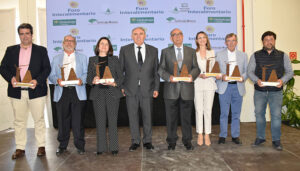 Asaja Cuenca entrega sus reconocimientos en un multitudinario acto de clausura de su Asamblea general anual