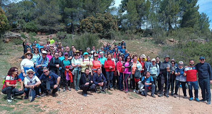 Casi un centenar de participantes se dan cita en el primer Circuito de Senderismo Diputación de Cuenca que recorrió el sendero del Manco de La Pesquera