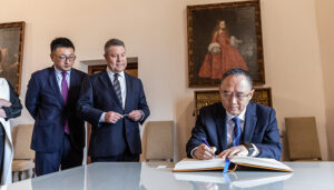 Castilla-La Mancha y Shanxi acuerdan reforzar sus relaciones en ámbitos como el intercambio comercial, la inversión, la energía limpia y el turismo