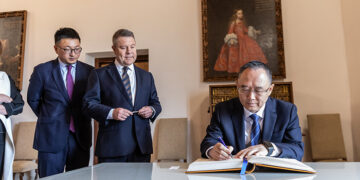Castilla-La Mancha y Shanxi acuerdan reforzar sus relaciones en ámbitos como el intercambio comercial, la inversión, la energía limpia y el turismo