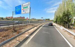 Cierre al tráfico de la vía de servicio de la A-2, entre Francisco Aritmendi y el enlace de Cuatro Caminos