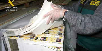 Detenciones en Azuqueca tras una operación de la Guardia Civil donde ha intervenido cerca de 33 toneladas de hoja de tabaco y 6 millones de cigarrillos falsificados