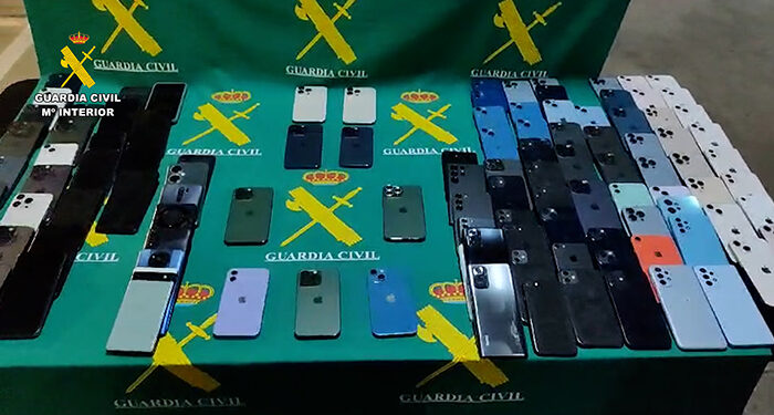 Detenido en Azuqueca de Henares por robo con violencia y receptación de 112 teléfonos móviles