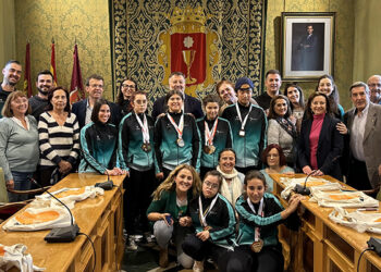 Dolz da la enhorabuena a las gimnastas del Club Rítmica Dansei por su tercer puesto en el Campeonato de España de Gimnasia Rítmica de Feddi