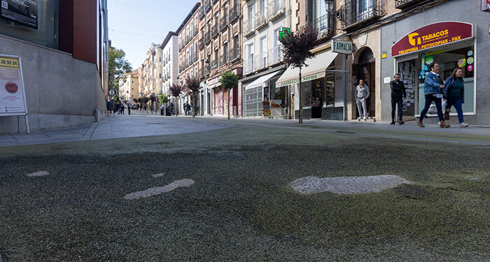 El Ayuntamiento de Guadalajara reclama subsanar el deterioro de la calle Miguel Fluiters cuyo arreglo no han durado ni un año 1 El Ayuntamiento de Guadalajara reclama subsanar el deterioro de la calle Miguel Fluiters cuyo arreglo no han durado ni un año