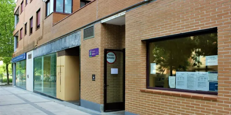 El Ayuntamiento de Yebes y la gerencia del Hospital Universitario de Guadalajara dan luz verde a la ampliación y mejora del consultorio médico de Valdeluz