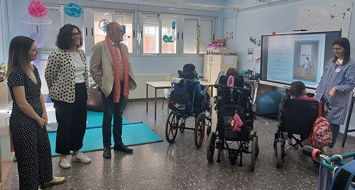 La Junta ha invertido en el colegio Virgen del Amparo más de medio millón de euros en obras de mejora y en ampliación de su plantilla 1 El Gobierno regional ha invertido en el colegio Virgen del Amparo más de medio millón de euros en obras de mejora y en ampliación de su plantilla