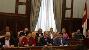 El PP critica que el gobierno socialista de Vega vote en contra de derogar el impuesto del canon del agua aprobado por Page