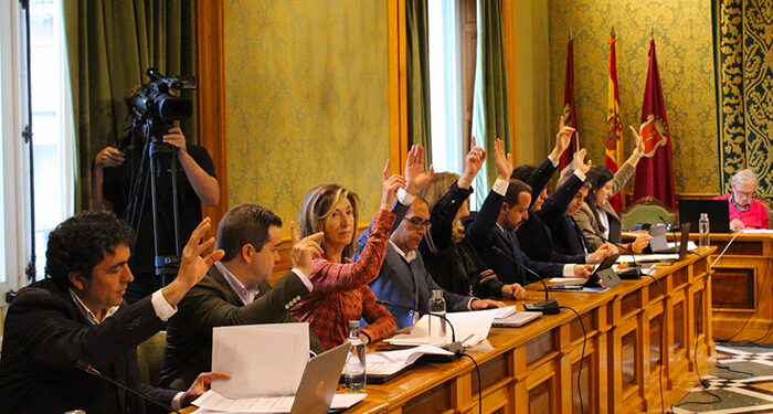 El PP en el Ayuntamiento de Cuenca consigue el compromiso unánime del pleno para instalar pérgolas en los Colegios y trasladar el Archivo Histórico a un nuevo espacio físico