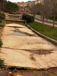 El PSOE denuncia que Guarinos “ha abandonado” desde hace casi un año el arreglo de las láminas de agua del barranco del Alamín