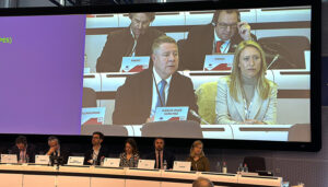 El comisario de Agricultura se compromete a defender la postura regional relativa a una mayor financiación de la agricultura ecológica