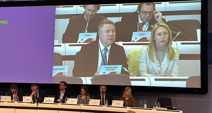 El comisario de Agricultura se compromete a defender la postura regional relativa a una mayor financiación de la agricultura ecológica 1 El comisario de Agricultura se compromete a defender la postura regional relativa a una mayor financiación de la agricultura ecológica