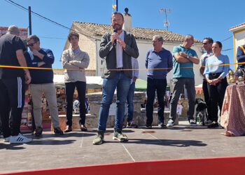 Escudero reitera en la Feria de la Caza de Escopete el “compromiso”, con “medidas”, del Gobierno regional con el sector