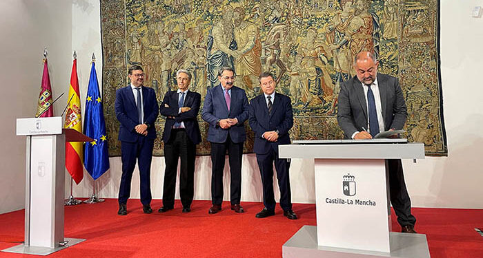 Estudiantes de todos los grados de la UCLM podrán hacer prácticas en el Servicio de Salud de Castilla-La Mancha