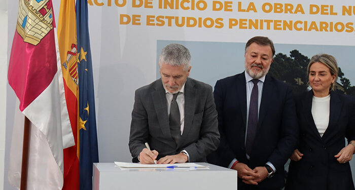 Grande-Marlaska destaca la “formación de excelencia de los funcionarios” en el inicio de las obras del Centro de Estudios Penitenciarios