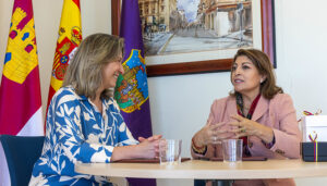 Guarinos se reúne con la nueva embajadora de Ecuador en España