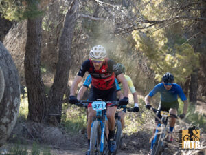 Juan González y Paula Plaza se imponen en el XCM Las Torcas de Sisante