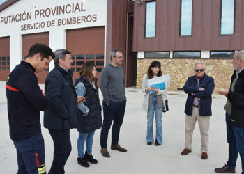 La Corporación Provincial visita las instalaciones de los nuevos parques de Bomberos de Priego y Cañete
