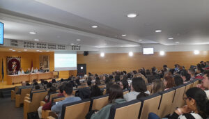 La Facultad de Ciencias Sociales de Cuenca analiza desde diferentes áreas del Derecho la maternidad por gestación subrogada de Ana Obregón