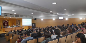 La Facultad de Ciencias Sociales de Cuenca analiza desde diferentes áreas del Derecho la maternidad por gestación subrogada de Ana Obregón