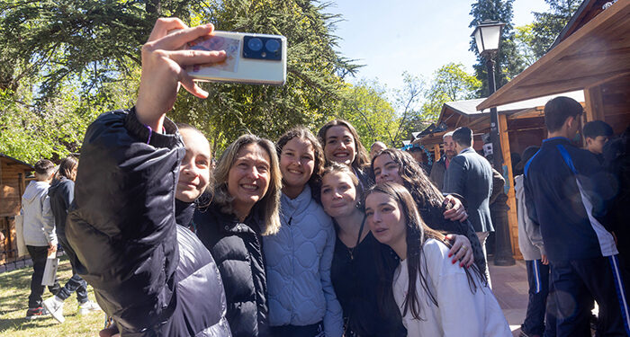 La III Feria de la Ciencia reúne en la Concordia a cientos de estudiantes con divertidos experimentos y un planetario