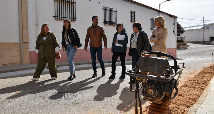 La Junta y el Ayuntamiento de Villagarcía del Llano han invertido más de 100.000 euros en mejorar la red de abastecimiento 1 La Junta y el Ayuntamiento de Villagarcía del Llano han invertido más de 100.000 euros en mejorar la red de abastecimiento