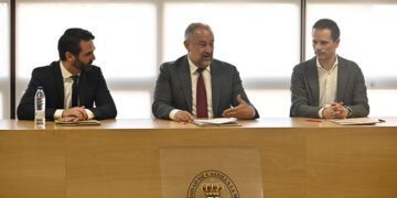 La UCLM e Incarlopsa renuevan la ‘Cátedra de Innovación Abierta’