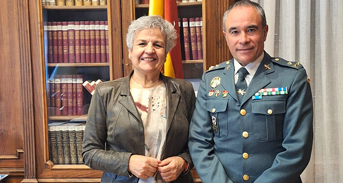 La subdelegada del Gobierno en Cuenca se despide del capitán Medina, jefe del Subsector de Tráfico de la Guardia Civil 1 La subdelegada del Gobierno en Cuenca se despide del capitán Medina, jefe del Subsector de Tráfico de la Guardia Civil
