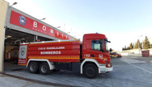 Los bomberos encuentran a dos mujeres y un hombre sin vida tras extinguir un incendio en una vivienda en Chiloeches