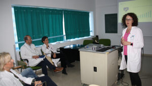 Medicina Interna del Virgen de la Luz actualiza conocimientos sobre la estrategia regional para la atención al paciente crónico complejo